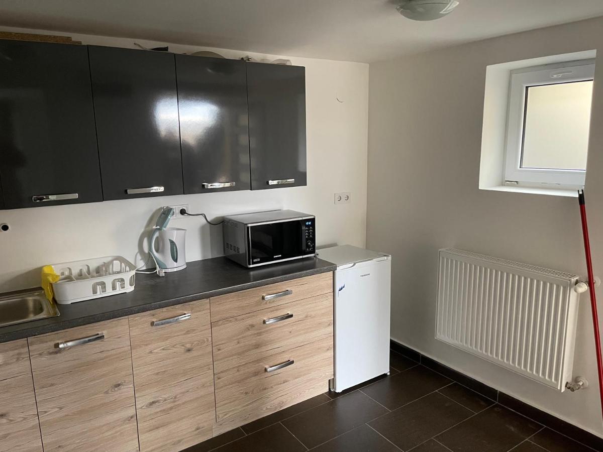 Malibu Apartman Miskolc Esterno foto